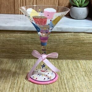 New in box Delish 7oz Mouth Blown Martini Stemware Cupcakes